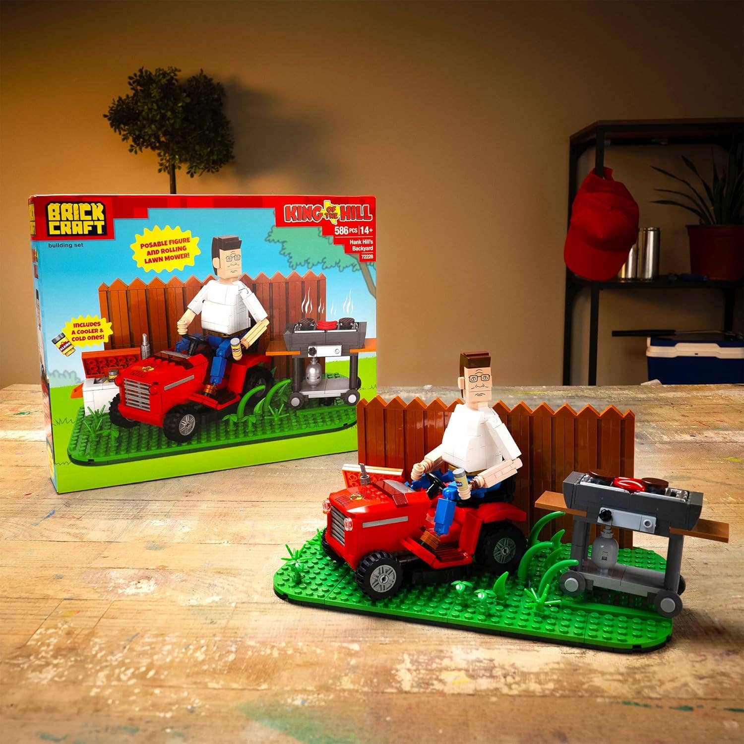 King of The Hill Hank Hill’s Backyard Building Block Set