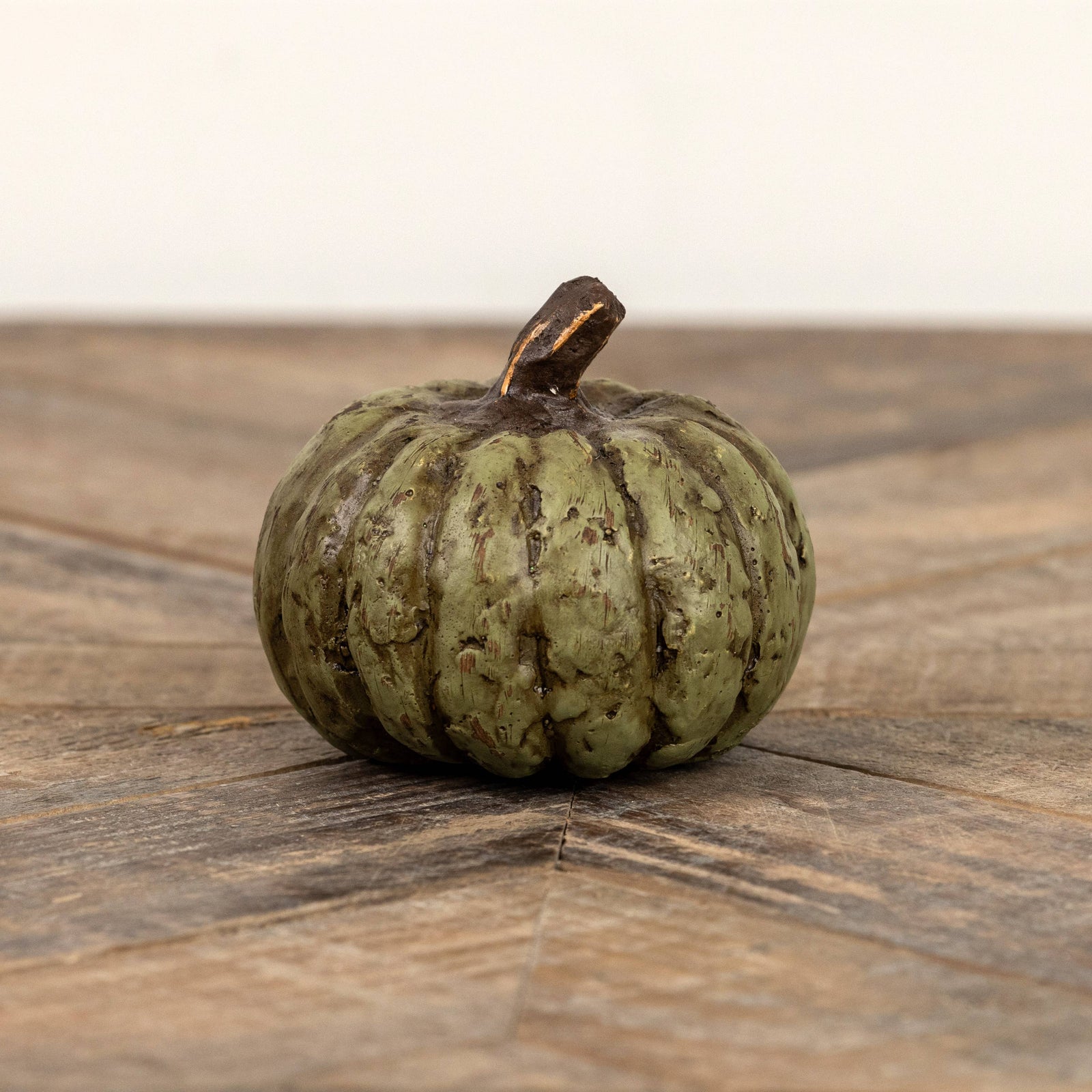 2.75" OLIVE GREEN SHORT PUMPKIN
