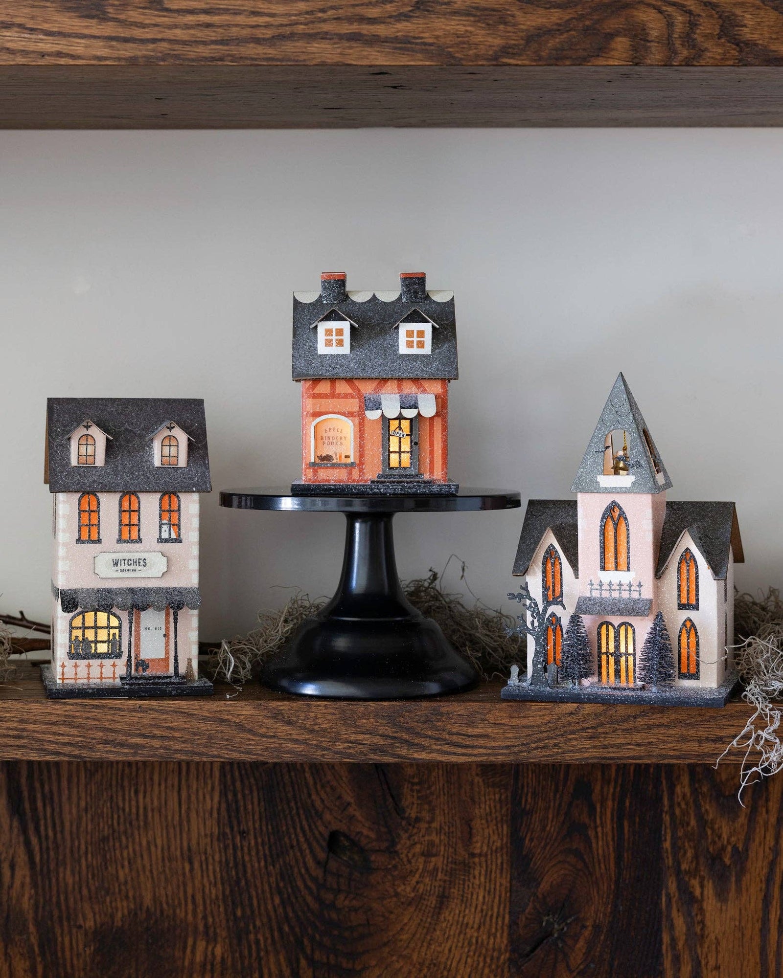HVL1153 - Halloween Abbey